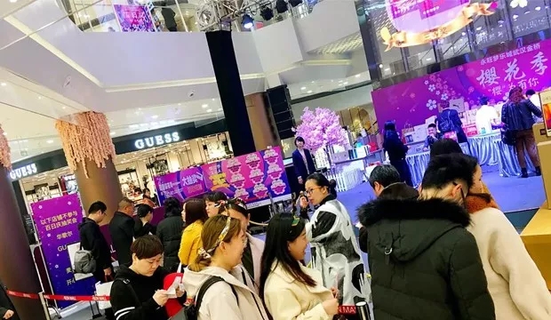 這面3層樓高的壹品玉屏，帶火這座16萬(wàn)㎡購(gòu)物中心的線下營(yíng)銷 10.webp.jpg