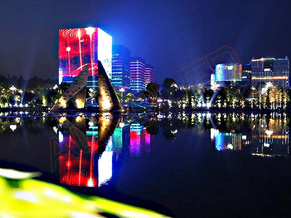 城市景觀亮化工程的興起對戶外<a href=http://www.www.rklab.cn/toumingping/ target=_blank class=infotextkey>透明屏</a>發(fā)展的意義